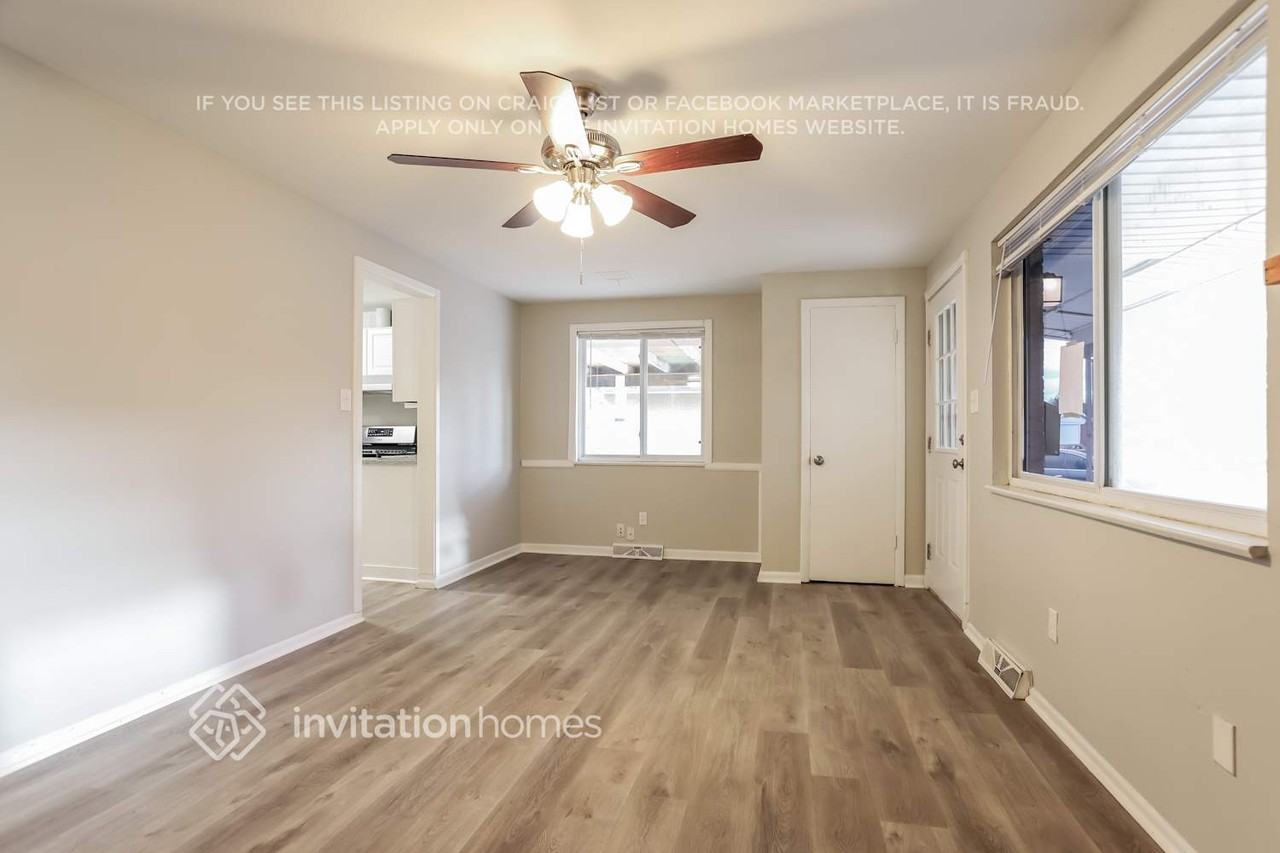250 Aspen Dr - Photo 3 of 15