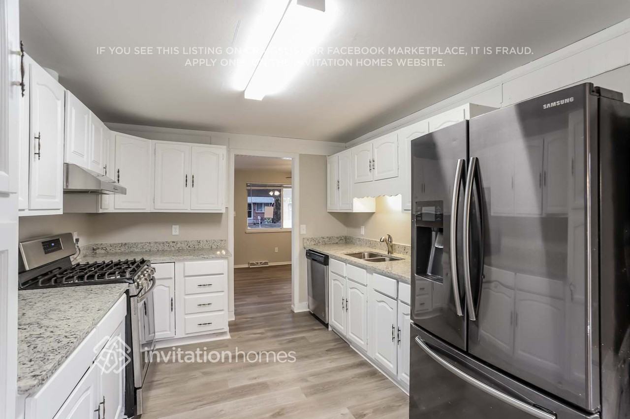 250 Aspen Dr - Photo 5 of 15