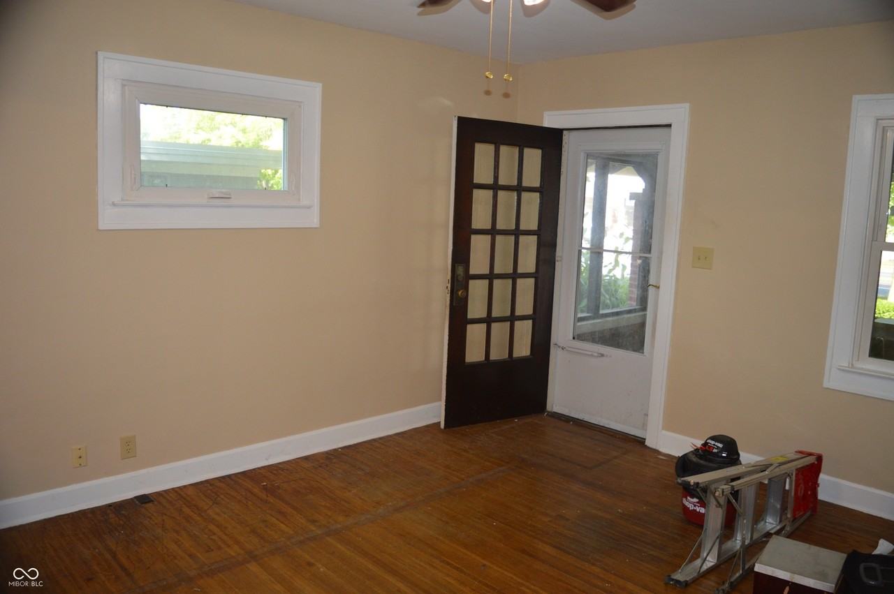 6048 N College Ave - Photo 5 of 17