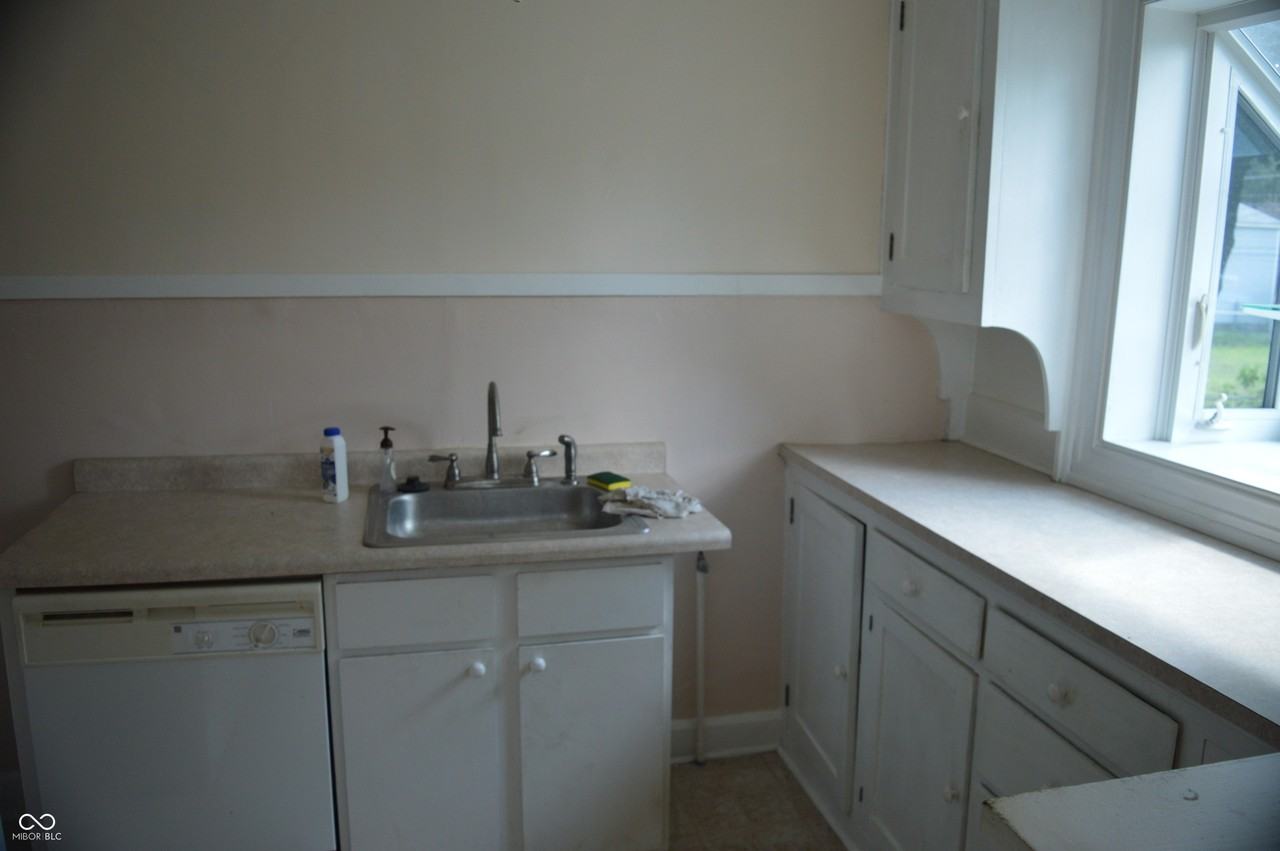 6048 N College Ave - Photo 7 of 17