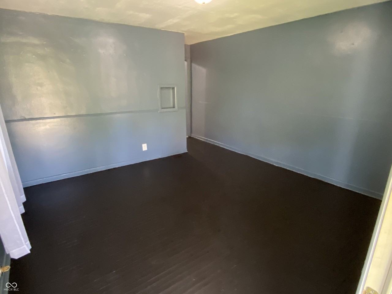 1111 Medford Ave - Photo 2 of 10