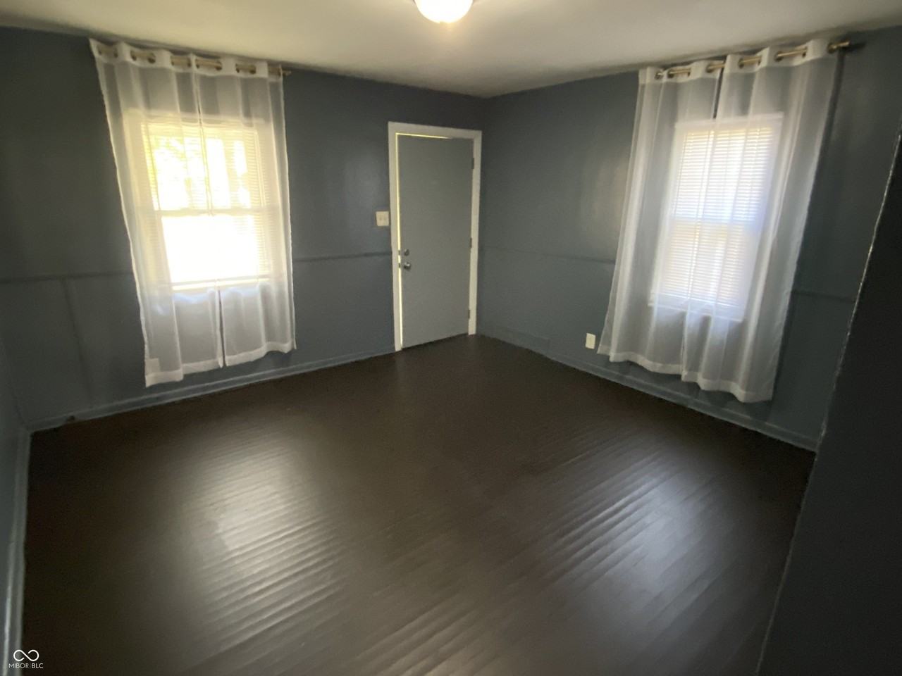 1111 Medford Ave - Photo 3 of 10