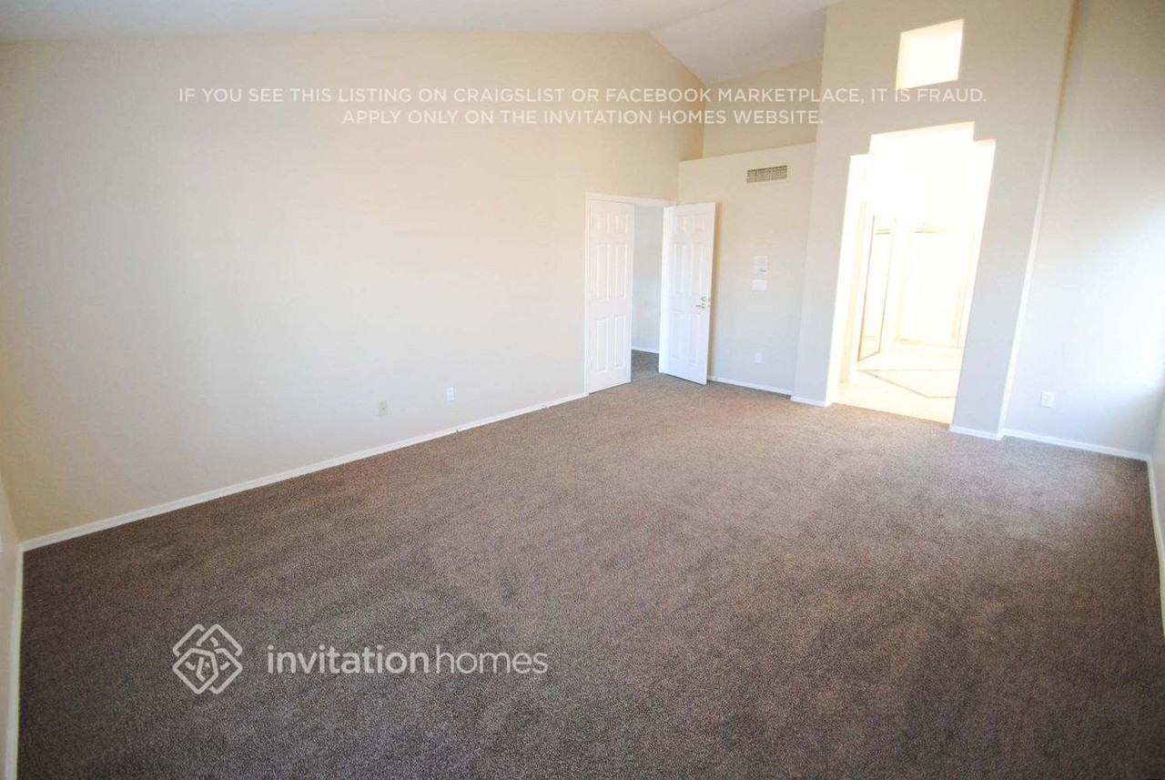 11411 W Primrose Dr - Photo 2 of 9