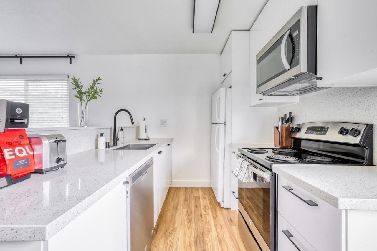 128 E Reed St - Photo 5 of 18