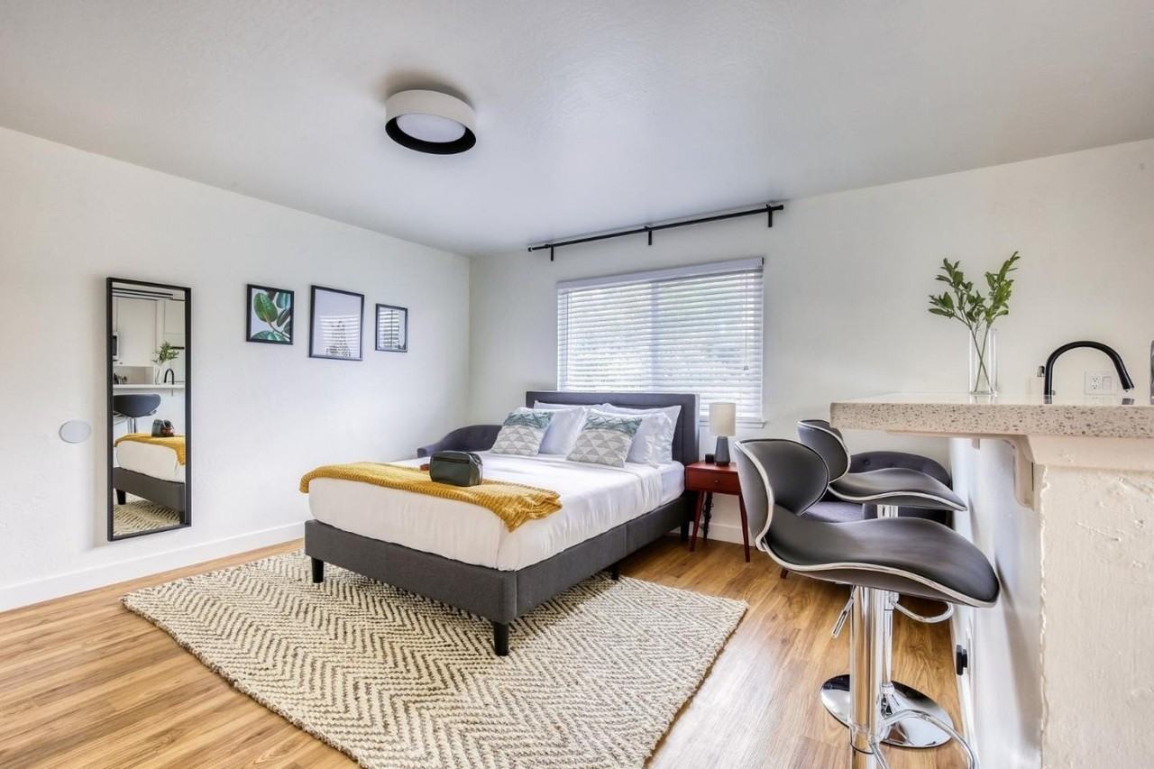 128 E Reed St - Photo 7 of 18