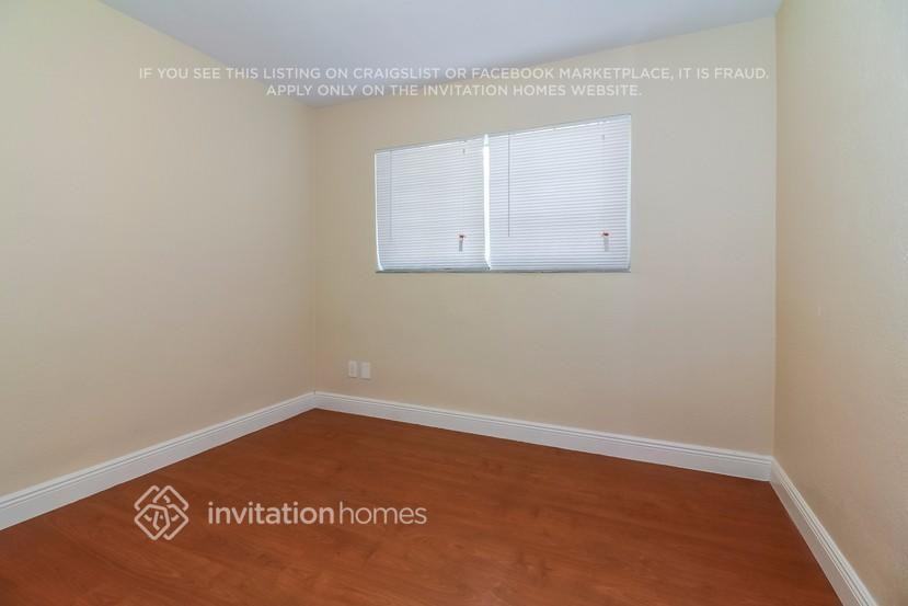 5660 W 9th Ct - Photo 5 of 24