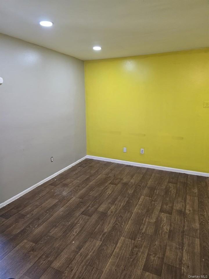 520 Kennedy Dr #520 - Photo 3 of 10
