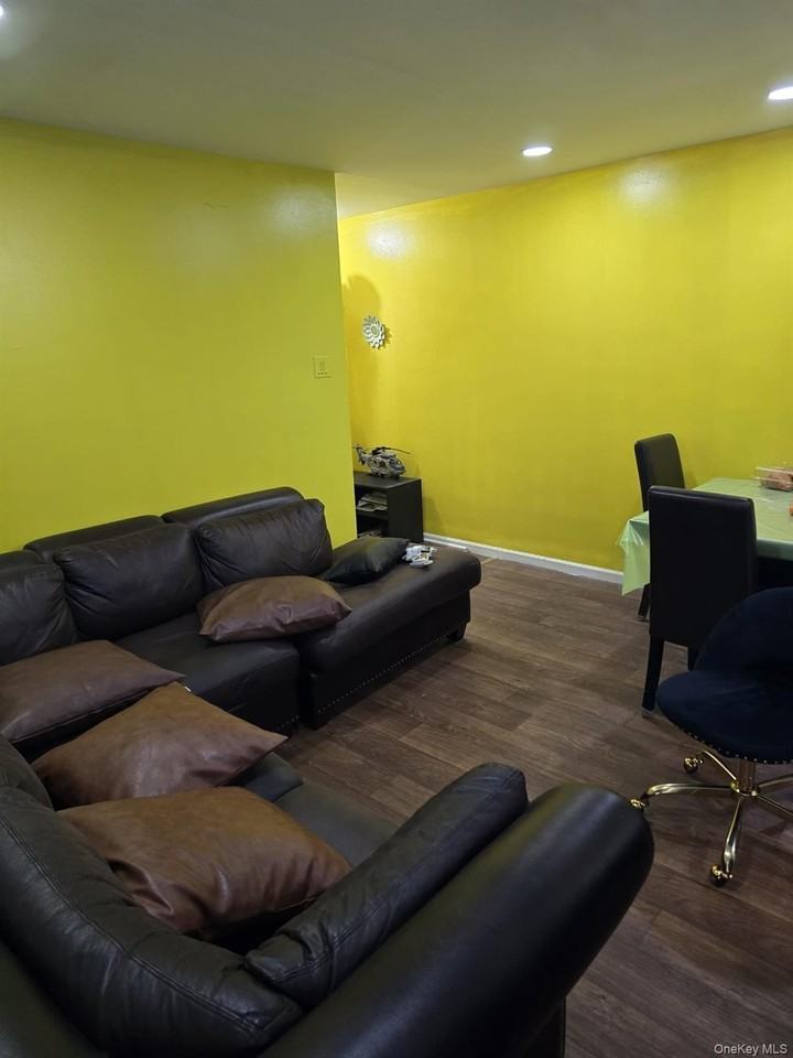 520 Kennedy Dr #520 - Photo 4 of 10