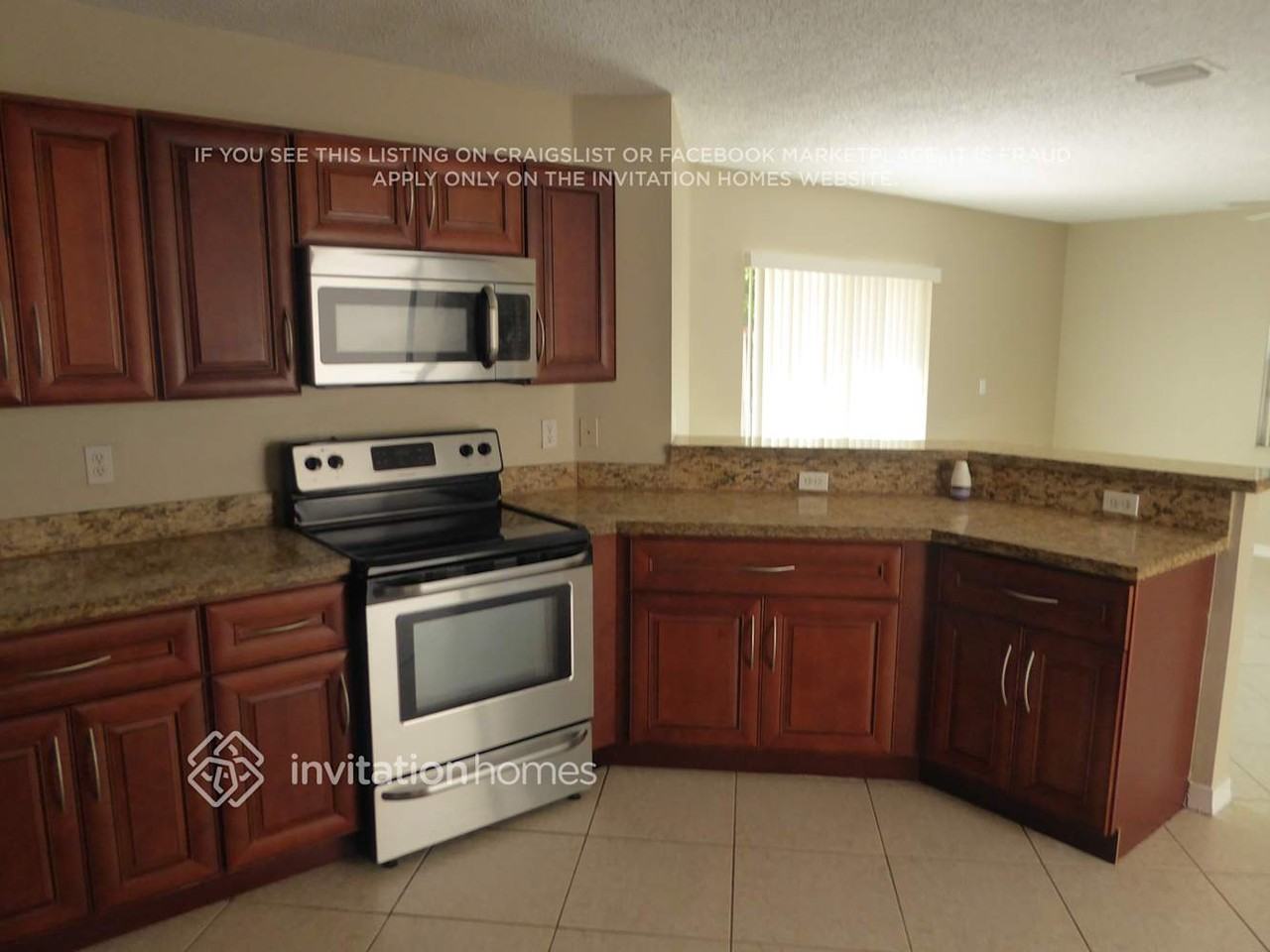 14730 Sw 156th Ave - Photo 3 of 10
