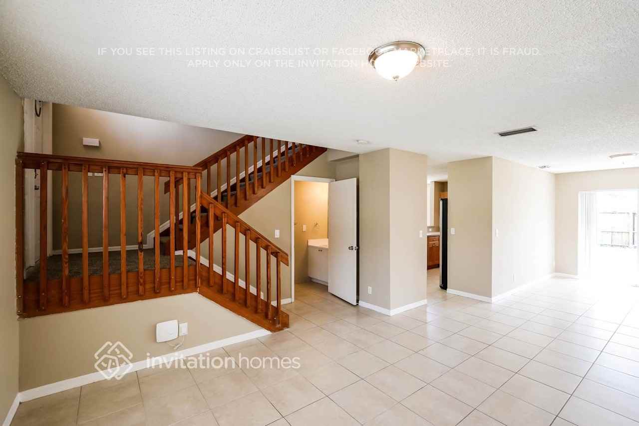 3079 Doubloon Dr - Photo 4 of 18