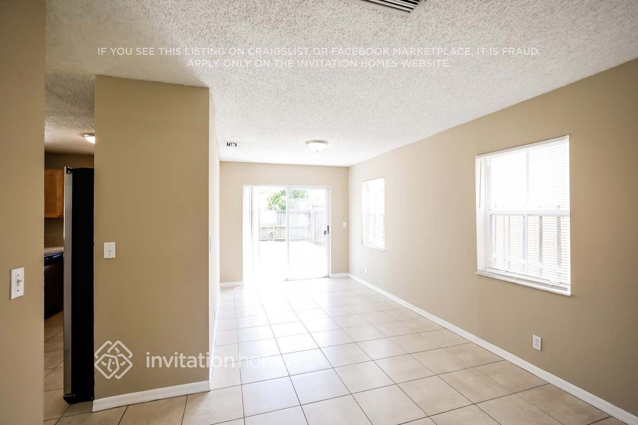 3079 Doubloon Dr - Photo 5 of 18