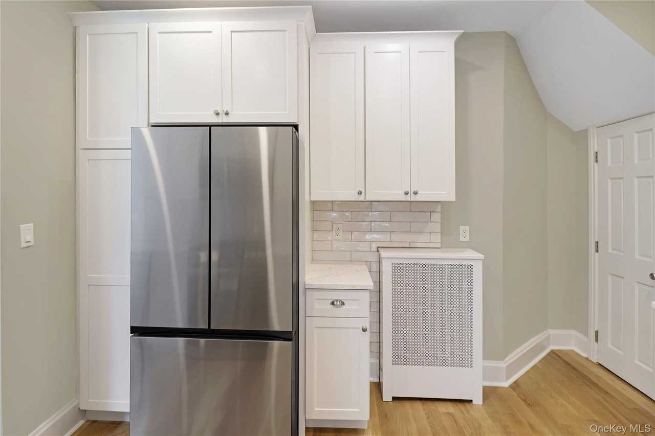 52 Sickles Ave - Photo 3 of 36