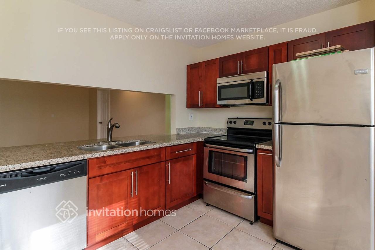 937 Se 3rd Ave - Photo 7 of 18