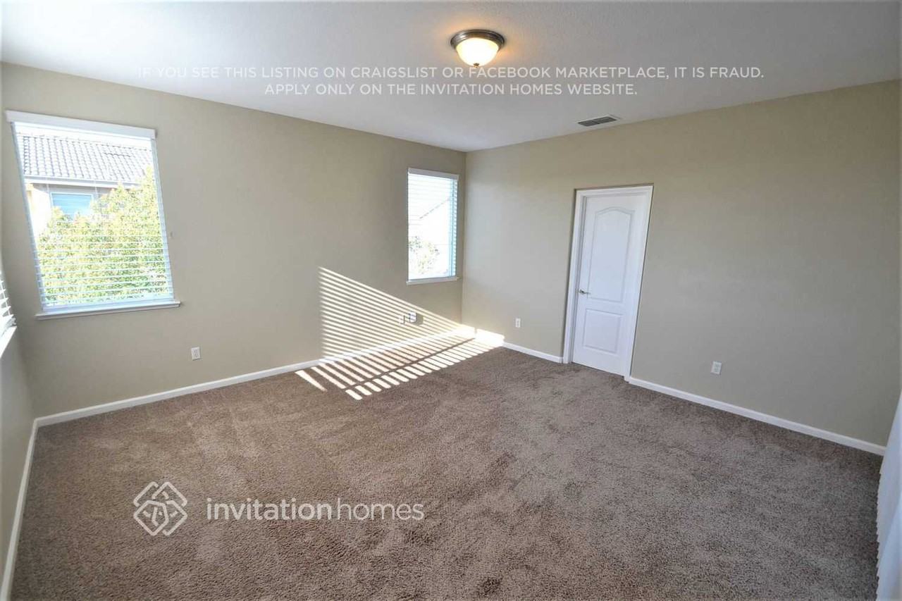 3584 Rainsong Cir - Photo 4 of 8
