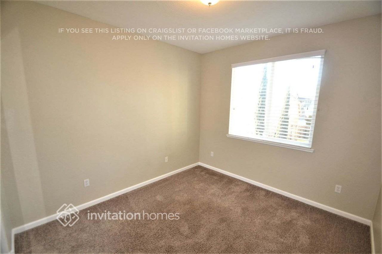 3584 Rainsong Cir - Photo 5 of 8
