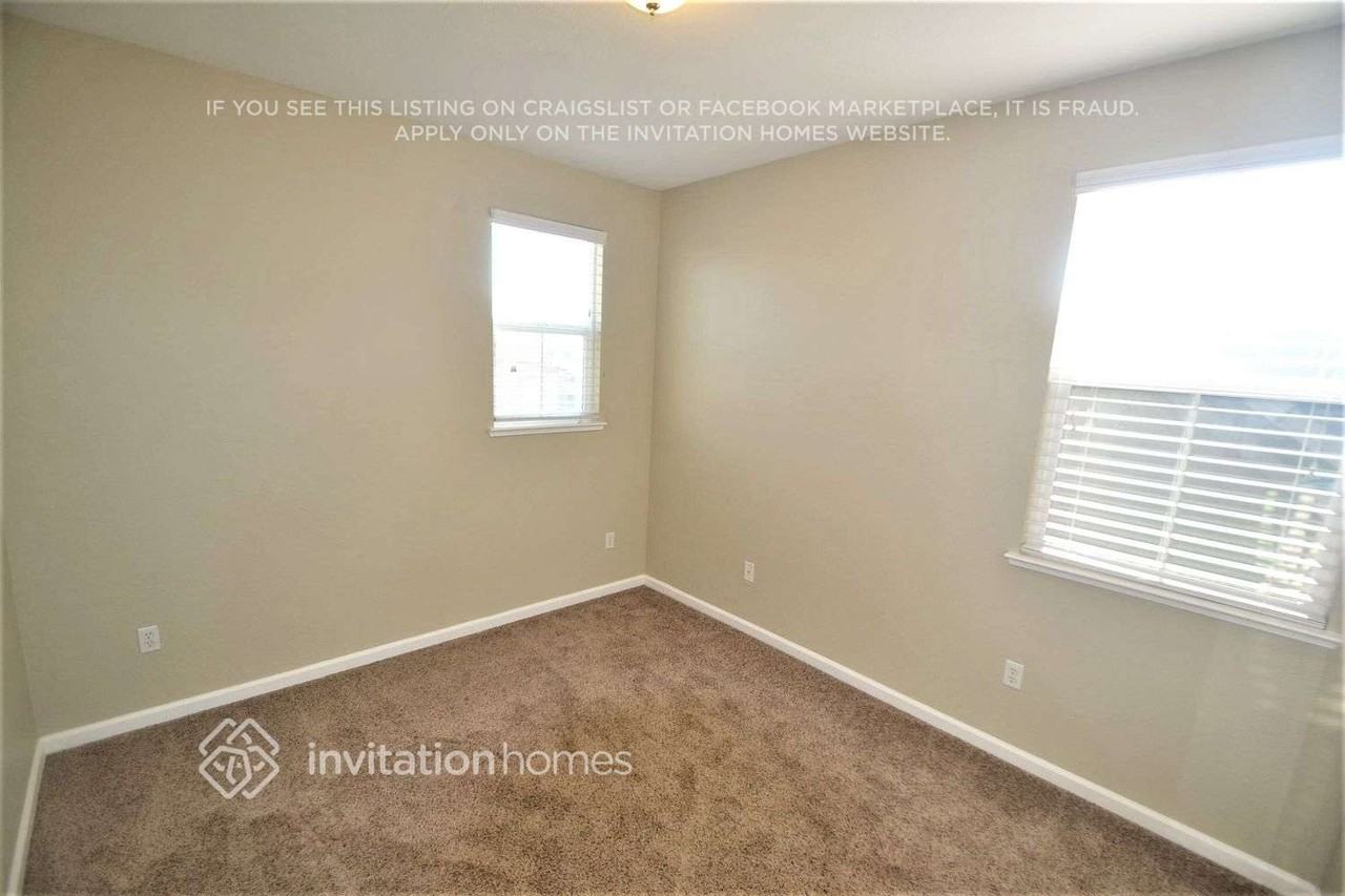 3584 Rainsong Cir - Photo 6 of 8
