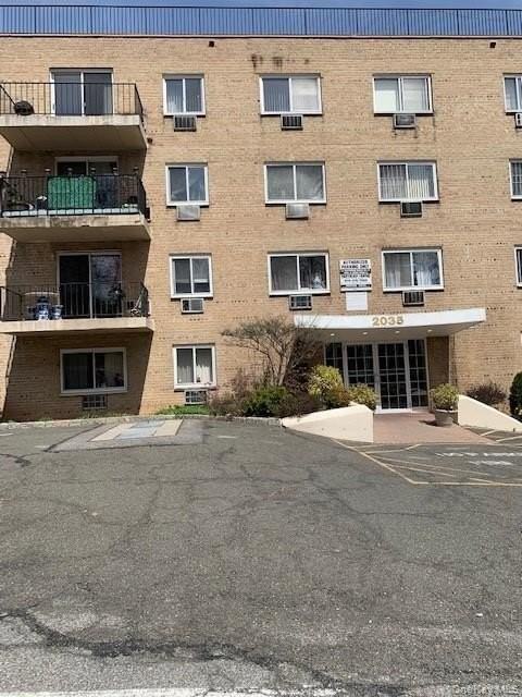2035 Central Park Ave #2M - Photo 2 of 10