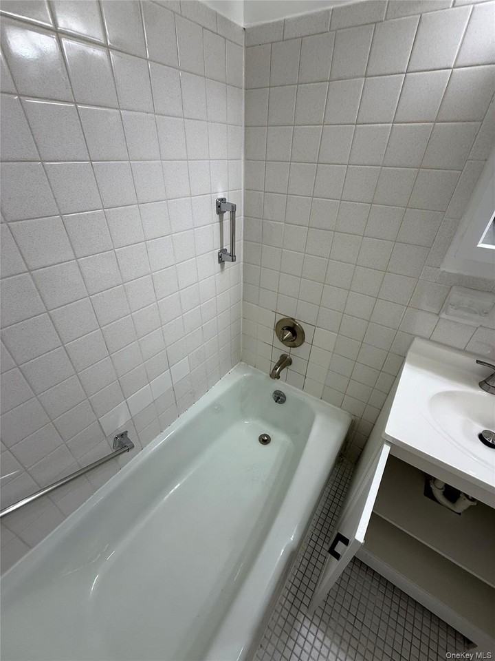 2035 Central Park Ave #2M - Photo 3 of 10