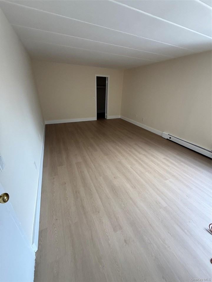 2035 Central Park Ave #2M - Photo 4 of 10
