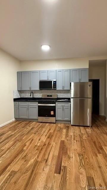 253 Eldert St #3