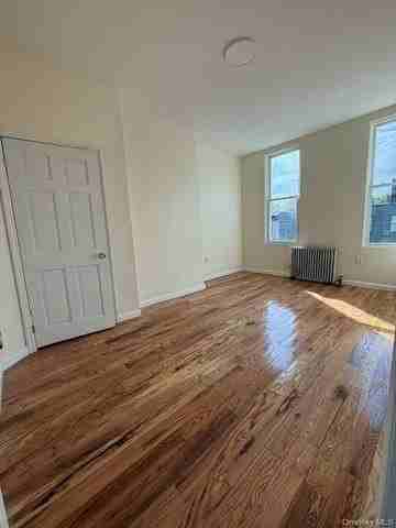 253 Eldert St #3 - Photo 4 of 7