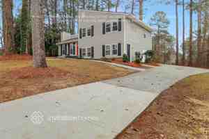 featured image of 4496 Fowler Ln