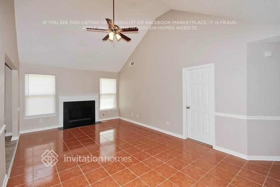 4937 Bryant Dr - Photo 3 of 15