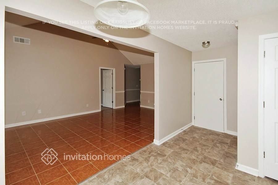 4937 Bryant Dr - Photo 4 of 15