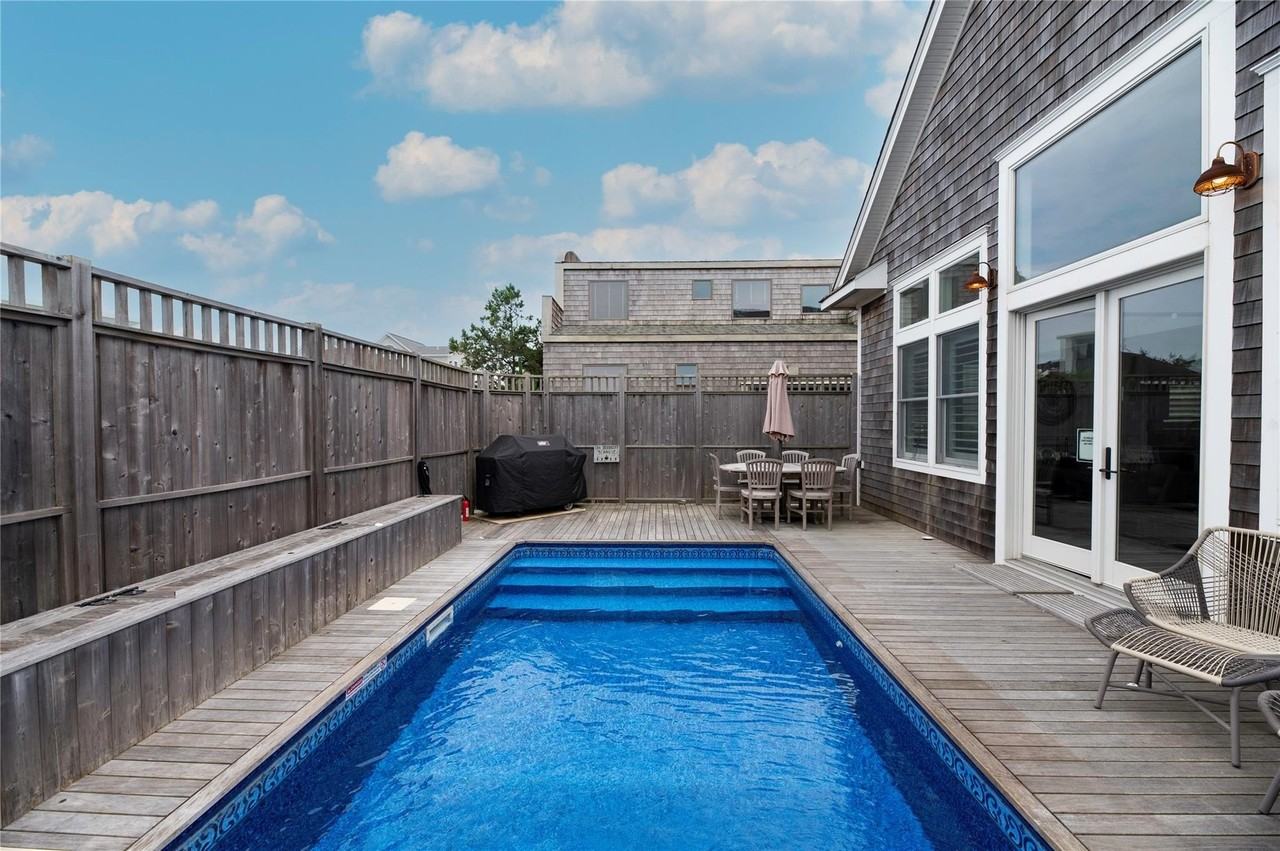 386 Dehnhoff Walk - Photo 2 of 11