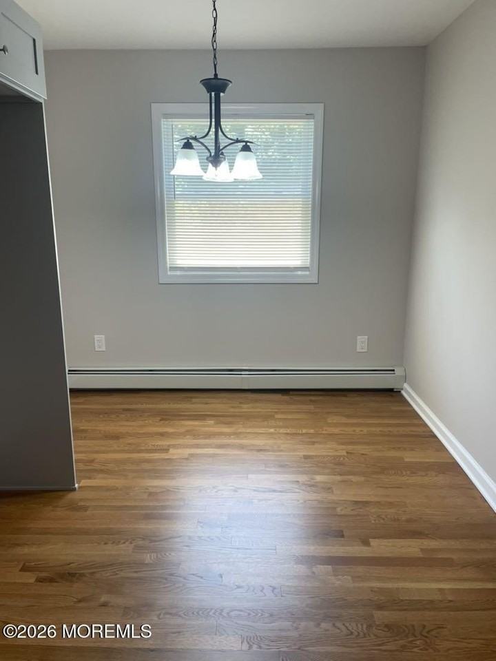 735 Greens Ave #19A - Photo 3 of 12