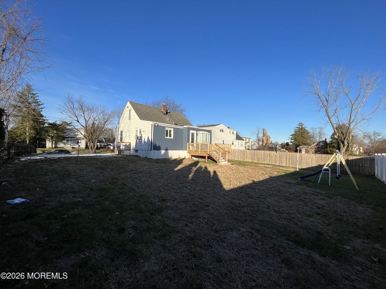 324 Fairfield Ave - Photo 3 of 19