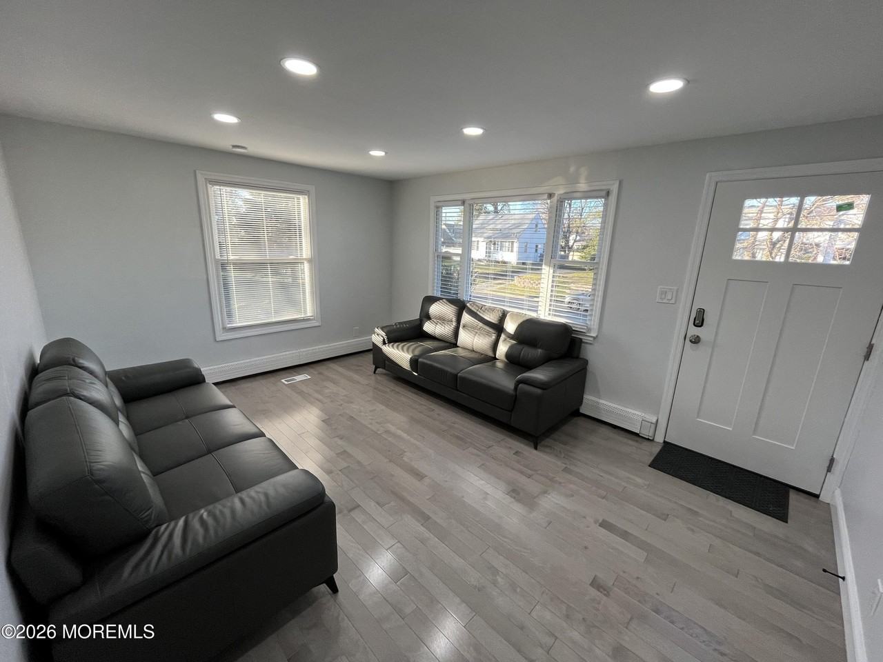 324 Fairfield Ave - Photo 6 of 19