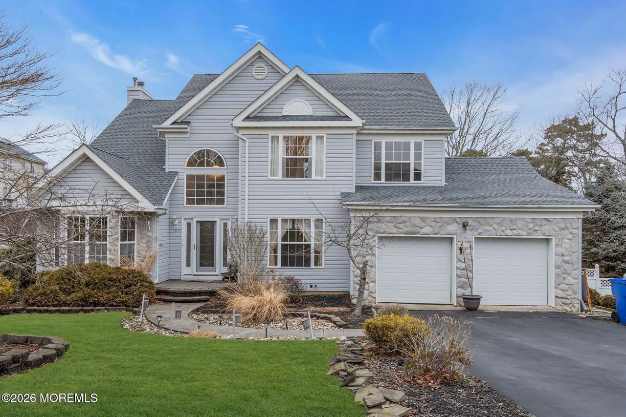 107 Shenandoah Blvd - Photo 2 of 50