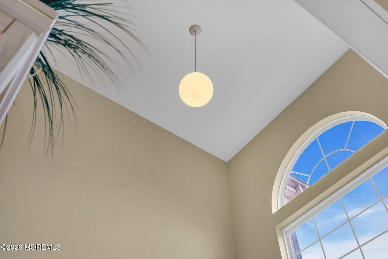 107 Shenandoah Blvd - Photo 5 of 50