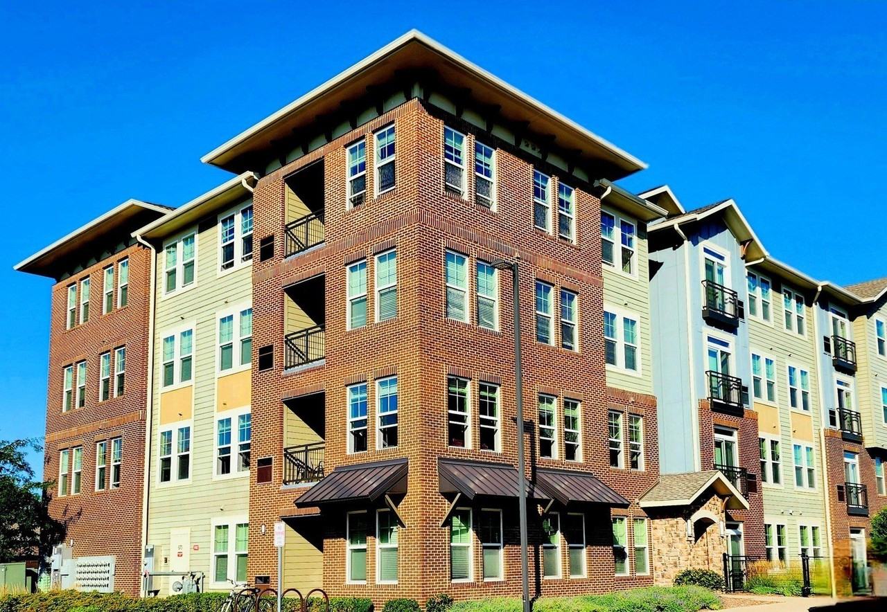 670 E Algonquin Rd #4307