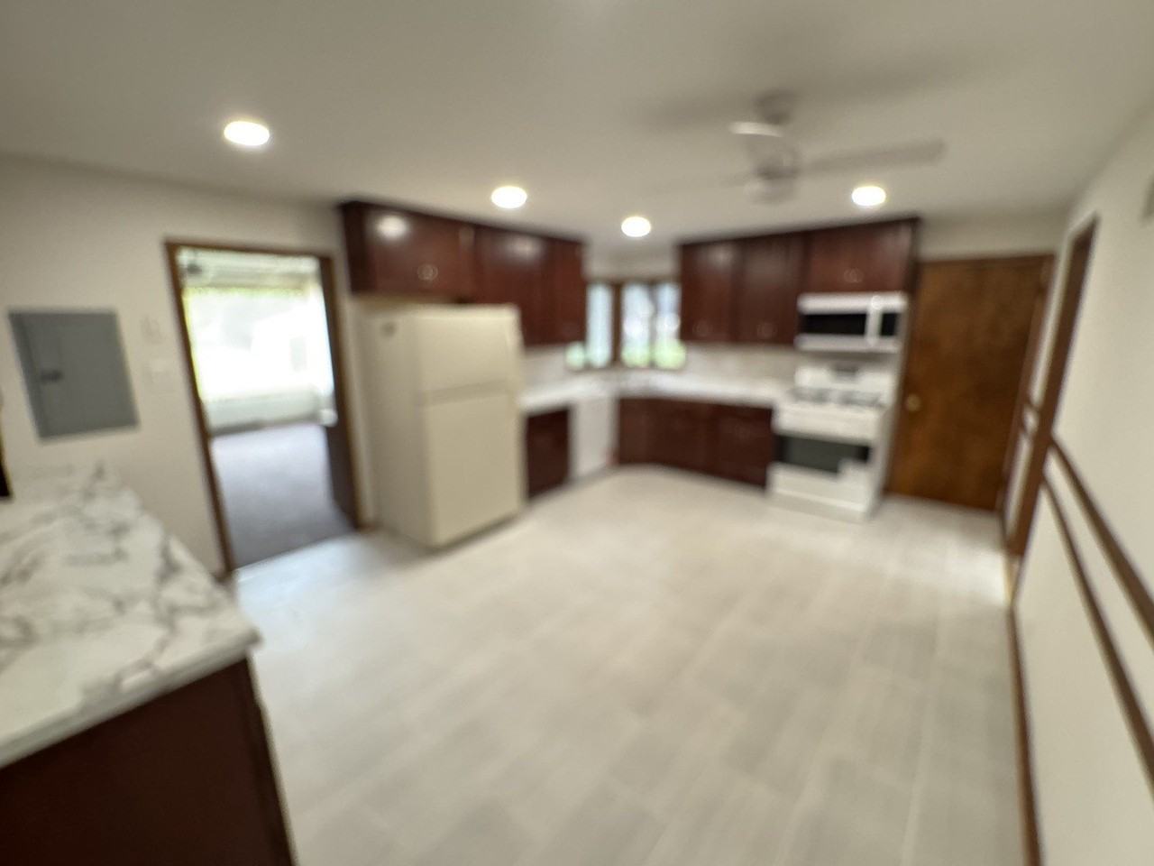 11920 S Springfield Ave - Photo 5 of 5