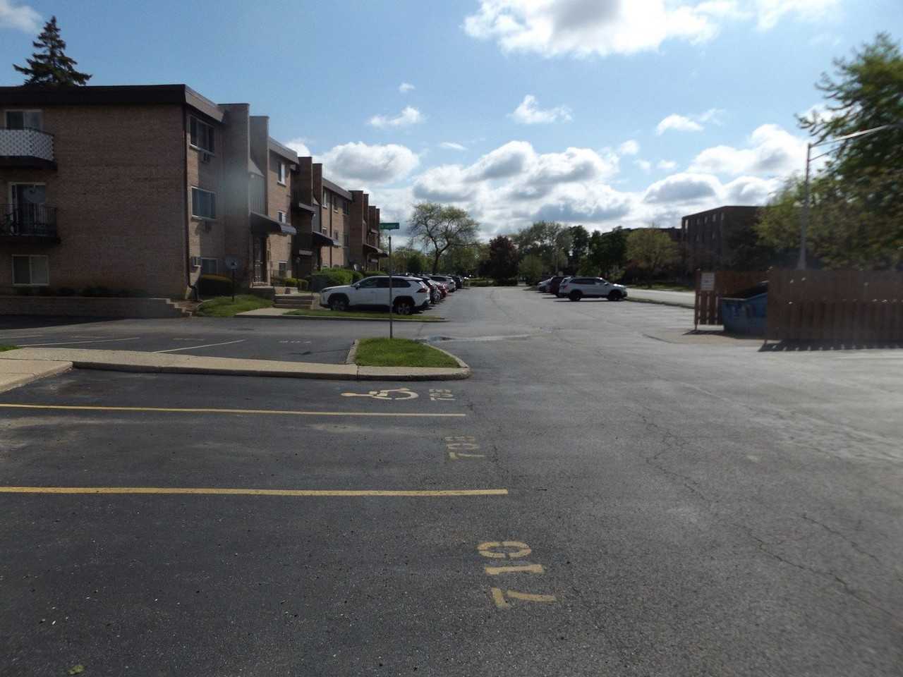 710 W Huntington Commons Rd #1B - Photo 3 of 16