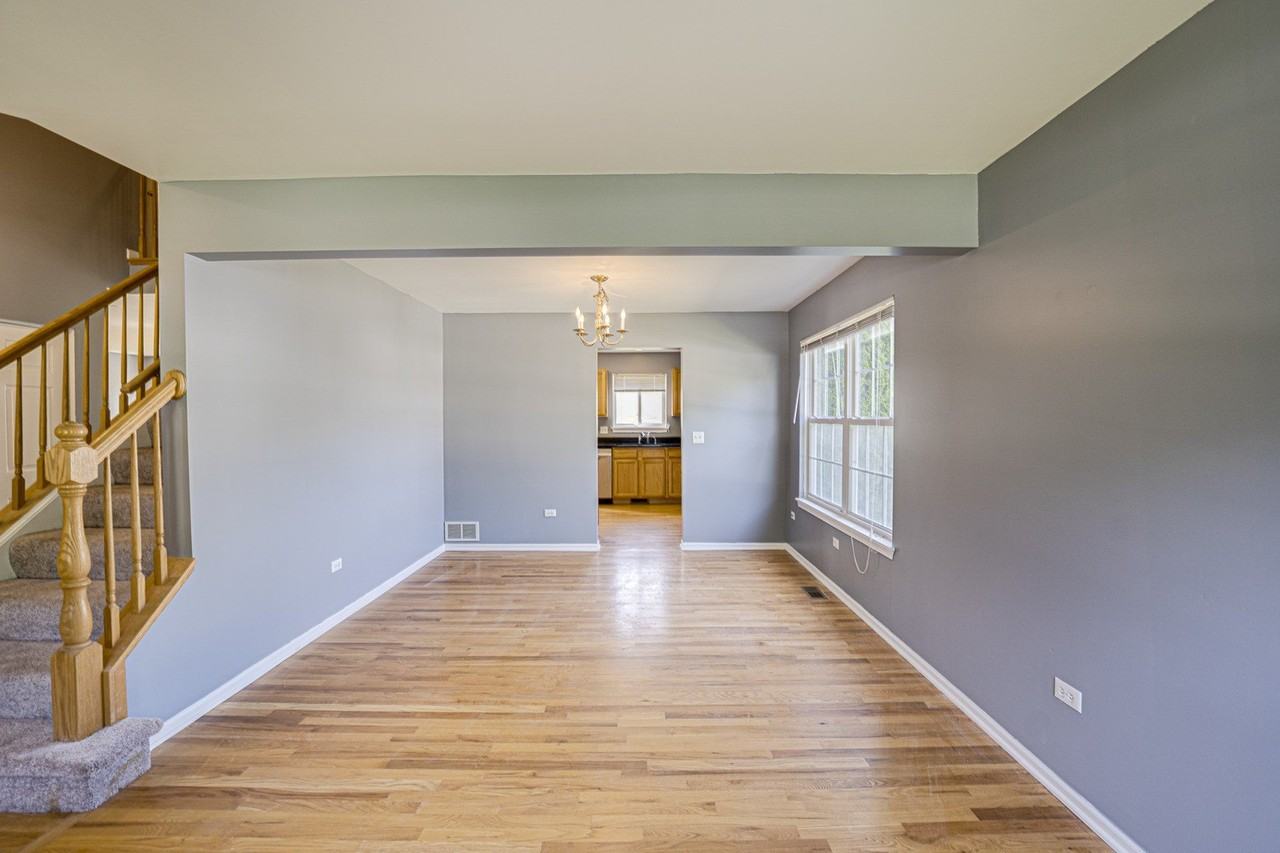 2464 Blue Spruce Ln - Photo 4 of 32