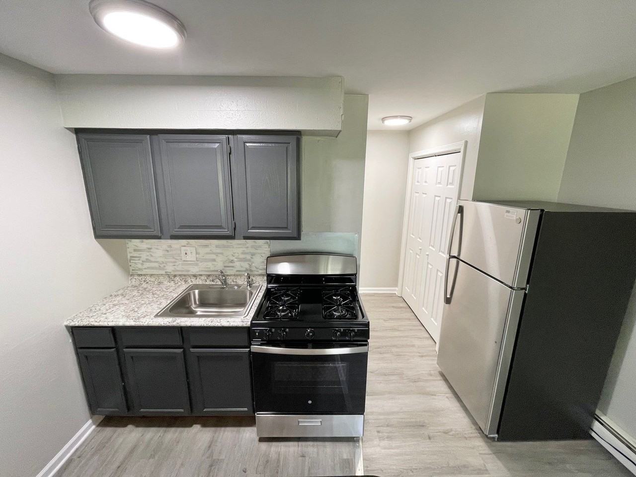 1940 Mark Ave #4 - Photo 3 of 8