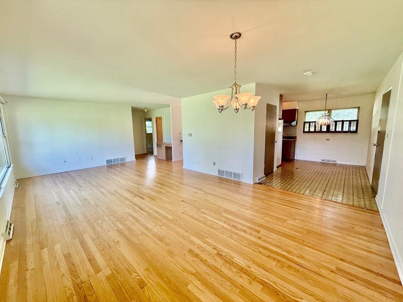 4707 Fairview Ave - Photo 4 of 15