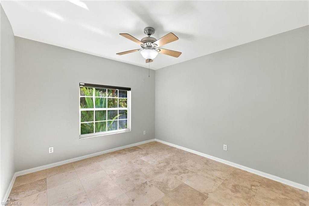 25925 Pebblecreek Dr - Photo 5 of 33