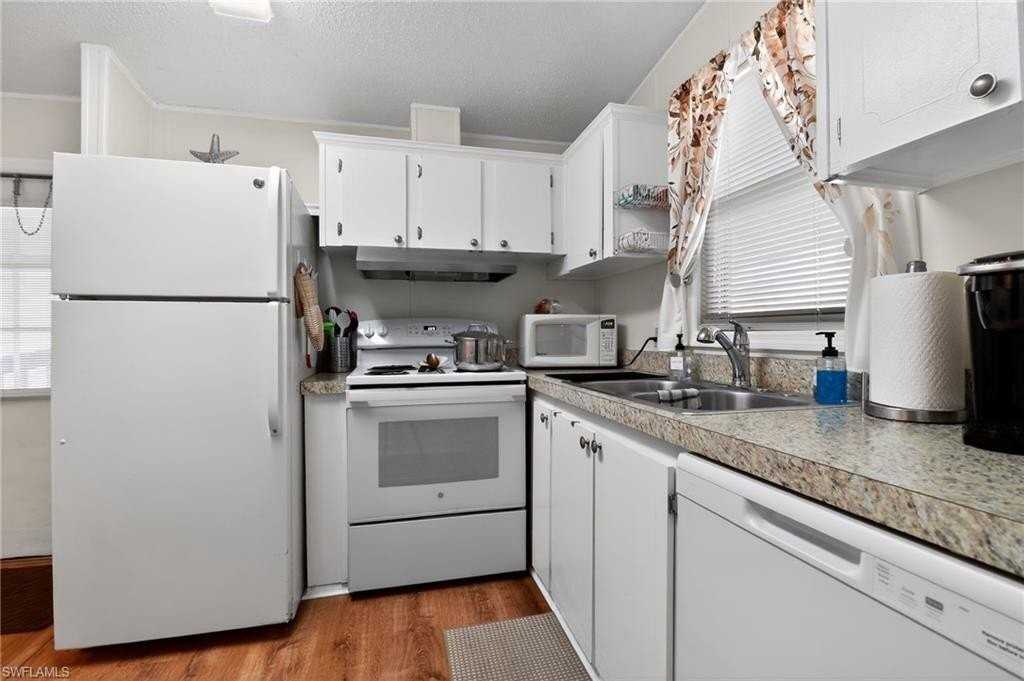 183 Oceans Blvd #183 - Photo 5 of 25