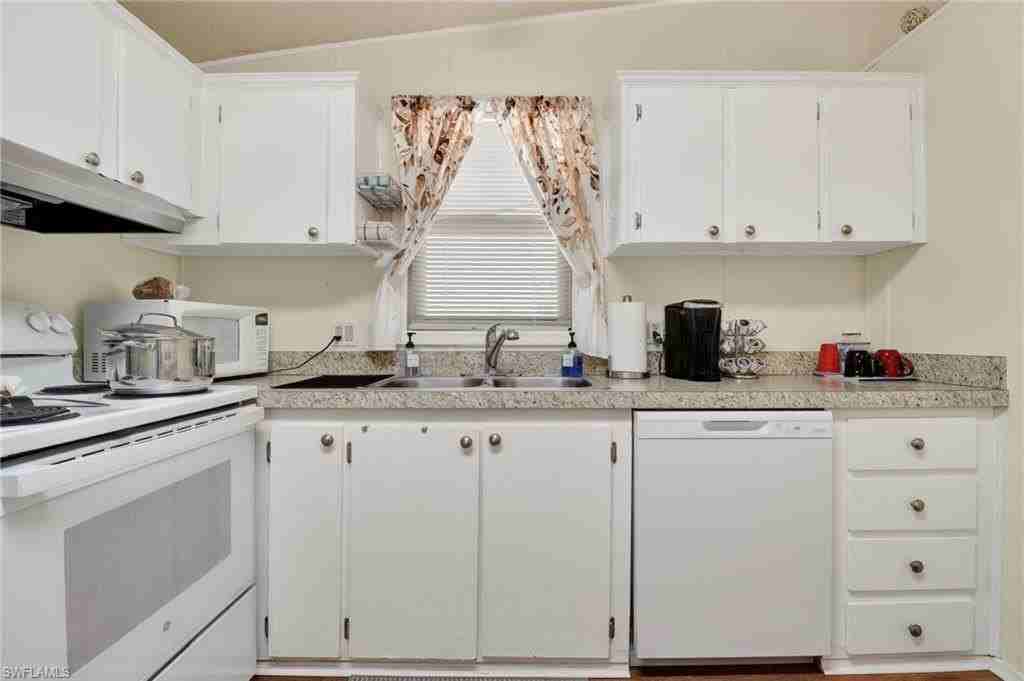 183 Oceans Blvd #183 - Photo 6 of 25