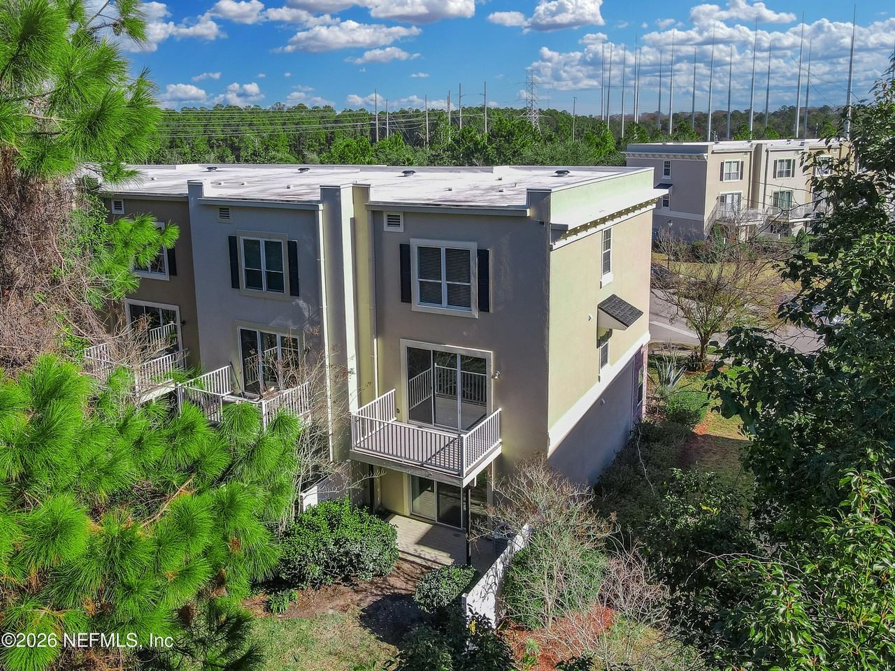 4442 Rock Creek Cir - Photo 3 of 35