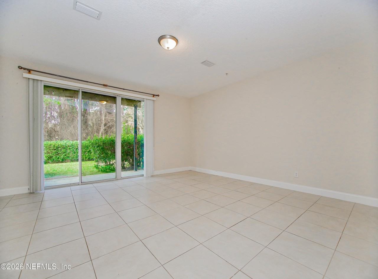 4442 Rock Creek Cir - Photo 4 of 35