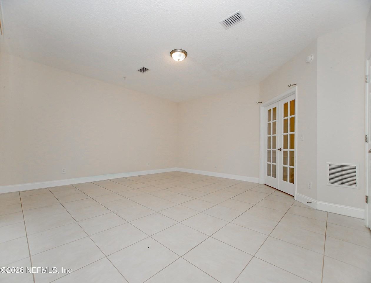 4442 Rock Creek Cir - Photo 5 of 35