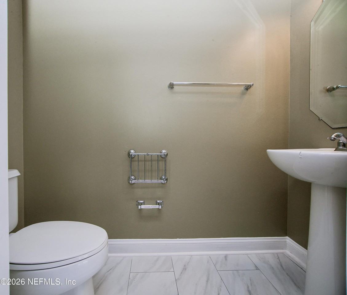 4442 Rock Creek Cir - Photo 7 of 35