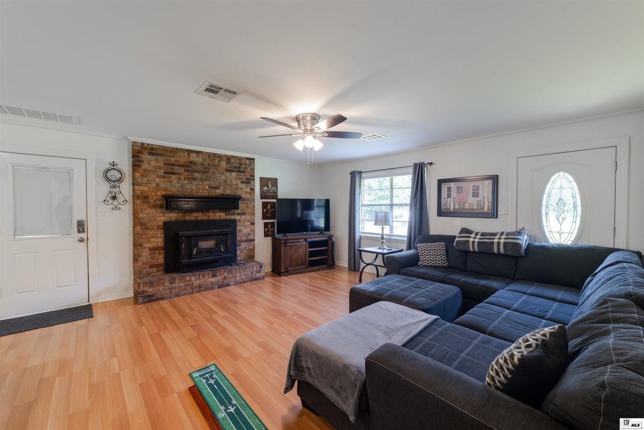 4035 Tisdale Rd - Photo 3 of 30