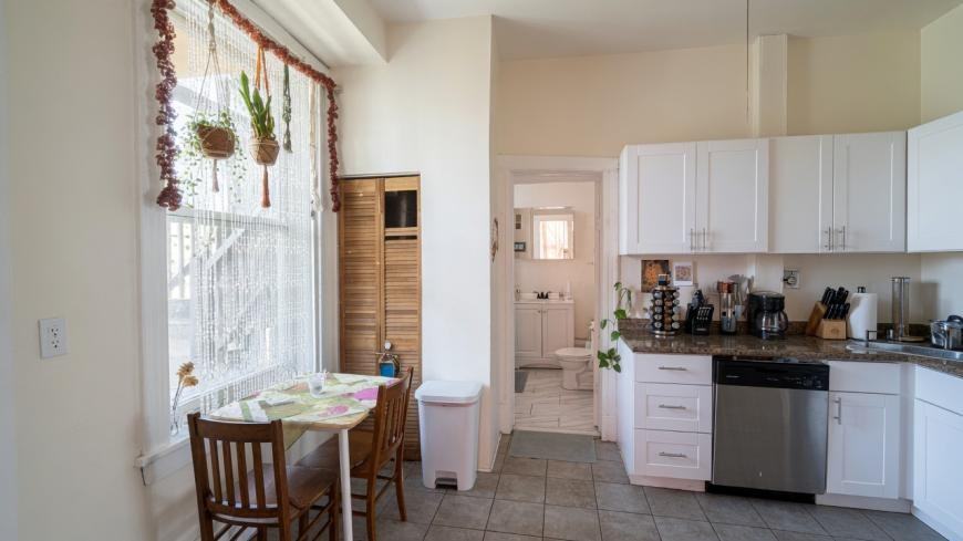 2942 W Augusta Blvd - Photo 2 of 10