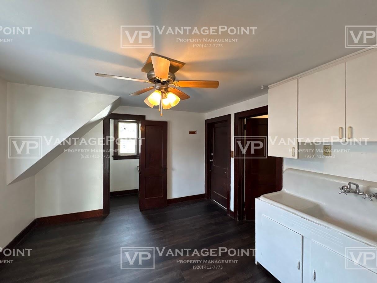 926A S 21st St Uppr - Photo 3 of 13